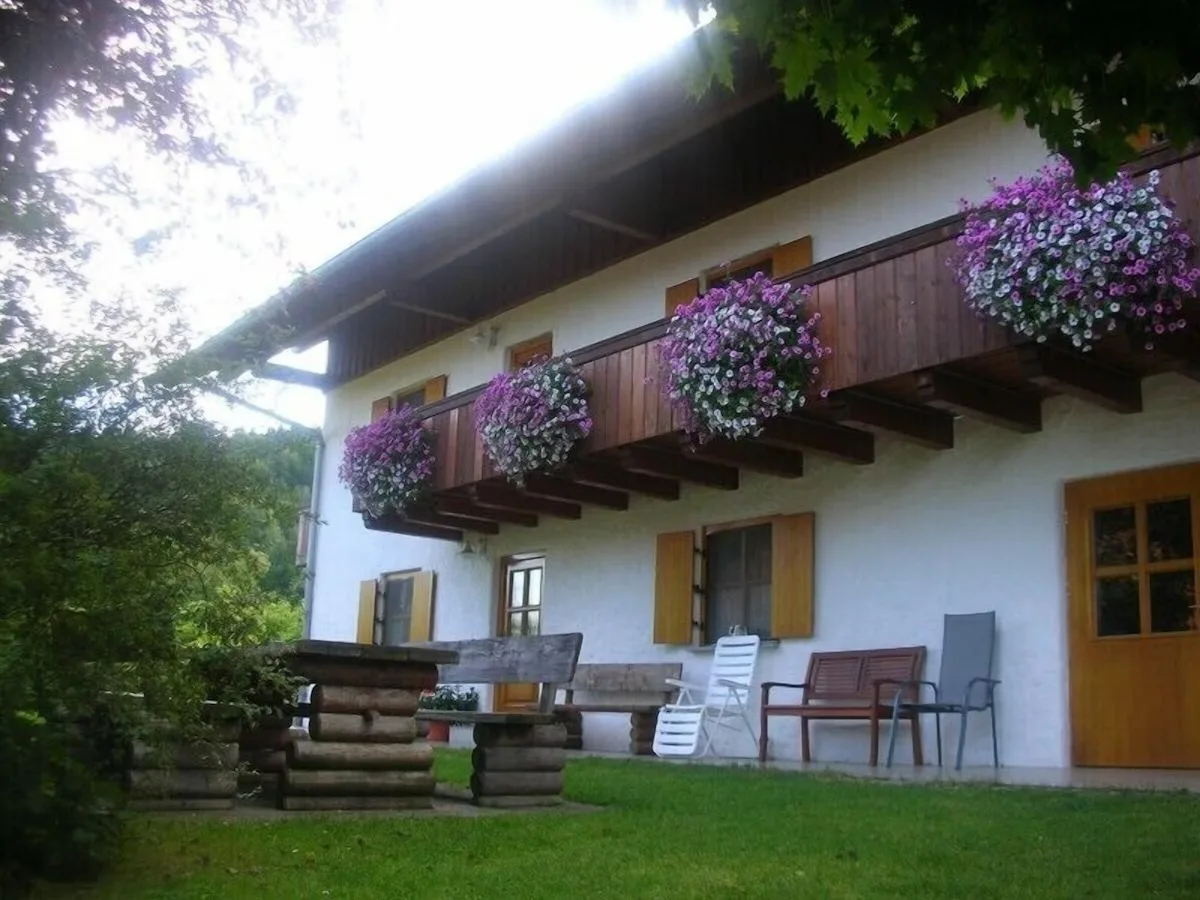Wald-Arbeiter-Wohnung-Santl